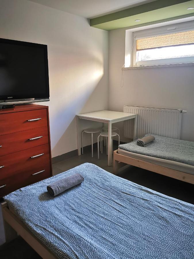 Hostel 55 - Darmowy Parking Wrocław Exteriör bild